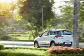Hàng nóng Hyundai i20 Active lộ diện trước ngày ra mắt