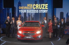Chevrolet Cruze 2015 có giá 572 triệu đồng tại Việt Nam