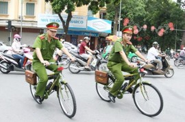 Công An Hà Nội tuần tra bằng xe đạp
