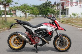 Ngắm Ducati HypersTrada ở Nha Trang với nhiều đồ chơi 