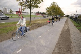 Đường dành cho xe đạp lát bằng pin điện mặt trời