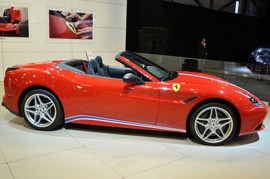 Ferrari California T phiên bản đặc biệt dự triển lãm Brussel có giá 7,6 tỷ