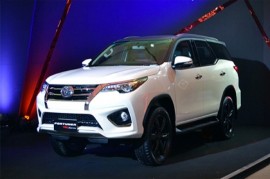 Toyota Fortuner 2016 có giá khoảng 1 tỷ đồng tại Malaysia
