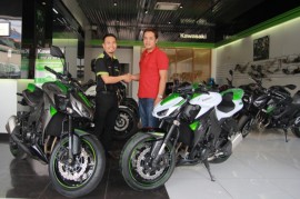 Kawasaki Max Moto đổi xe mới cho khách hàng 
