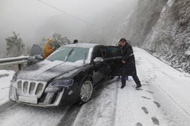 Những kỹ năng lái xe đường có băng tuyết