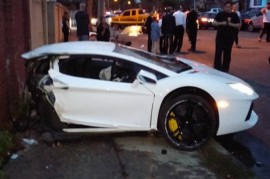 Siêu xe Lamborghini Aventador gãy đôi có giá gần 3 tỷ đồng