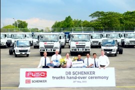 FUSO thực hiện lễ bàn giao xe lô xe tải đầu tiên cho DB Schenker