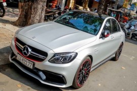 Mercedes C63 AMG giá 4,6 tỷ đầu tiên trên đường Sài Gòn