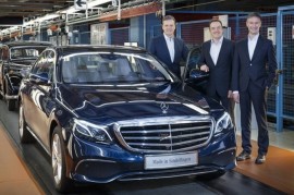 Mercedes-Benz E-Class 2016 thế hệ mới đầu tiên được xuất xưởng