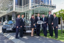Mercedes-Benz Việt Nam bàn giao xe E200 and C250 Exclusive cho khách sạn Pullman Saigon Centre
