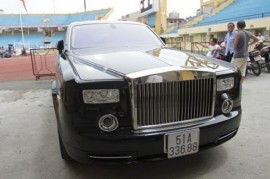 Rolls-Royce Phantom Rồng của bầu Kiên vào tay ai?