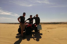Trải nghiệm xe địa hình trên sa mạc với giá mềm