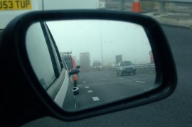 Bí quyết lái xe qua đường sương mù
