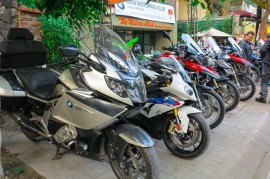 Hàng loạt mô tô khủng của BMW tụ họp tại Hà Nội