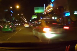 Video: Taxi tạt đầu, đua nhau trên đường Sài Gòn