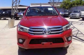 Toyota Hilux 2016 chính thức lộ diện, giá 17.000 USD tại Thái Lan