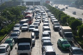 Thuế và phí hiện chiếm 40-50% giá thành xe tại VN