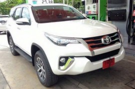 Toyota Fortuner 2016 lộ ảnh mới tại Thái Lan