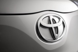 Toyota giữ vững ngôi vương làng ô tô thế giới
