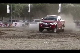 Video: Mitsubishi Triton 2015 vượt địa hình đầy ấn tượng