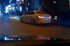 Clip: Xe ô tô tông người rồi bỏ chạy ở Hà Nội