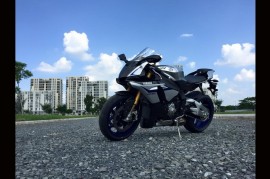 Yamaha R1M 2015 đã về đến Sài Gòn