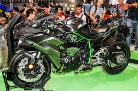 [VMCS 2017] Kawasaki Ninja H2 Carbon chính thức được ra mắt tại Việt Nam
