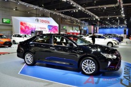 Toyota Camry 2017 có giá 956 triệu đồng tại Thái Lan