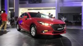 Mazda3 2017 giá từ 690 triệu đồng, đi kèm bảo hành 5 năm