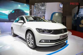 [VIMS 2017] Cận cảnh Volkswagen Passat Blue Motion 2017 tại triển lãm
