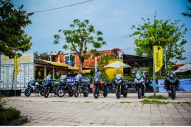 Đoàn xe mô tô đầu tiên của người Việt đi chinh phục 'nóc nhà thế giới'