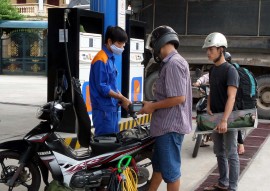 Xăng dầu 'dắt tay nhau' lên giá 500 - 700 đồng/lít từ 15h hôm nay