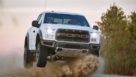 Siêu bán tải Ford F-150 Raptor 2018 tăng giá 660 USD