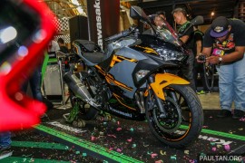 Kawasaki Ninja 250 2018 bản nâng cấp giá từ 132 triệu đồng