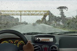 5 lưu ý cần nhớ khi lái xế hộp trong mùa mưa