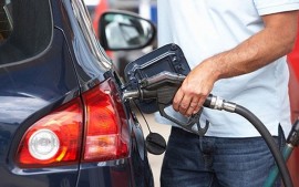 Tài xế ô tô 'thủng ví' vì xăng tăng, cách tiết kiệm hiệu quả