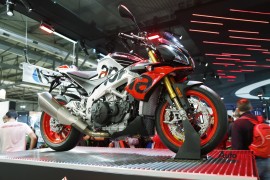 EICMA 2018: Mục sở thị siêu nakedbike Aprilia Tuono V4 1100 Factory