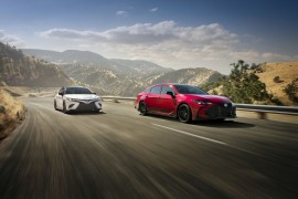 Toyota Avalon và Camry TRD 2020 lộ diện trước ngày ra mắt