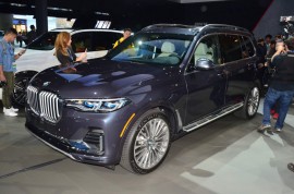 SUV hạng sang BMW X7 2019, 2 phiên bản giá từ 73.900 USD