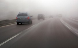 7 kỹ năng chạy xe ô tô an toàn khi đường nhiều sương mù