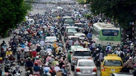 Lái xe ô tô ở Việt Nam - Đủ cái 