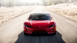 Tesla Roadster có thể di chuyển 1.000 km trên mỗi lần sạc