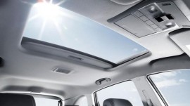 Tự bảo dưỡng cửa sổ trời ô tô tại nhà đúng cách