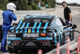 Porsche Taycan thử khả năng chạy bền tại Nardò