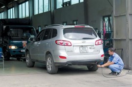 Ô tô còn hạn đăng kiểm bị phát hiện “trượt” khí thải, xử lý thế nào?