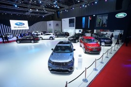 Jaguar Land Rover trưng bày dàn xe thể thao và giới thiệu nhà phân phối mới tại VMS 2019