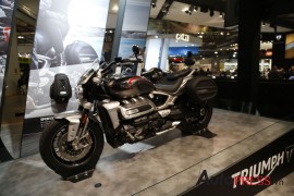 EICMA 2019: Cận cảnh mẫu Triumph Rocket 3 GT