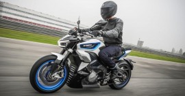 Kymco RevoNEX mô tô điện tăng tốc 0 - 100 km/h trong 3.9 giây