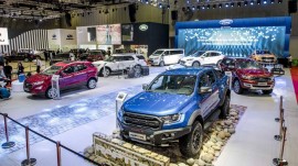 Thị trường ô tô tăng tốc, nhiều hãng xe đạt doanh số không tưởng