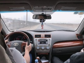 Vô lăng trợ lực điện so với thuỷ lực, loại nào tốt hơn?